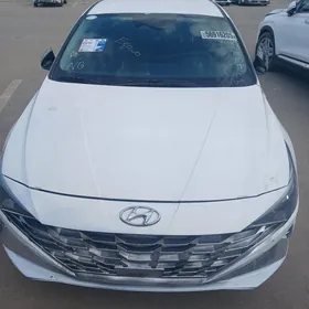 Hyundai Elantra 2022