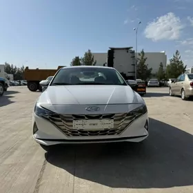Hyundai Elantra 2023