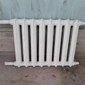 Чугунный батарей