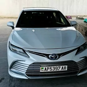Toyota Camry 2021