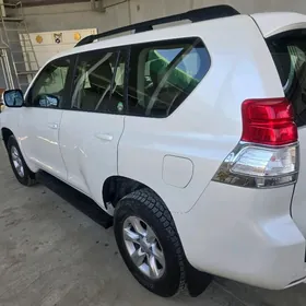 Toyota Land Cruiser Prado 2013