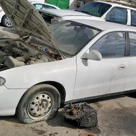 Hyundai Elantra 1998