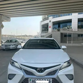 Toyota Camry 2018