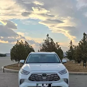 Toyota Highlander 2020