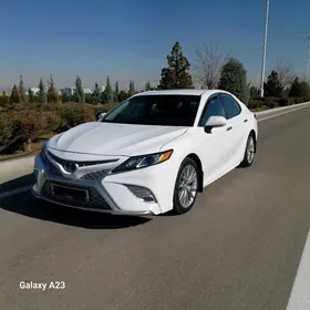 Toyota Camry 2019