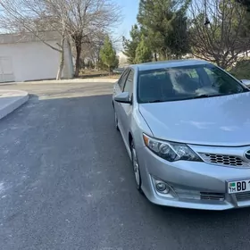Toyota Camry 2014