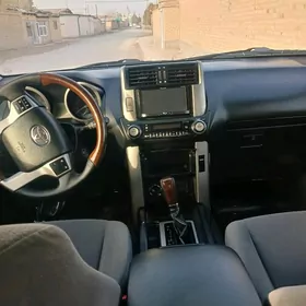 Toyota Land Cruiser Prado 2014