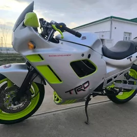 Yamaha Artistic 2006