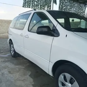 Toyota Sienna 2001