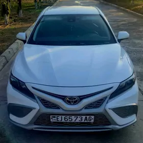 Toyota Camry 2021