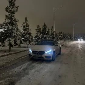 Mercedes-Benz C300 2015