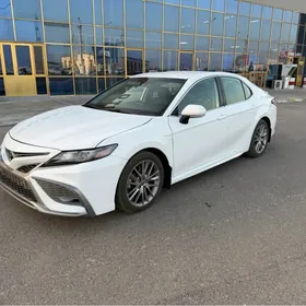 Toyota Camry 2021