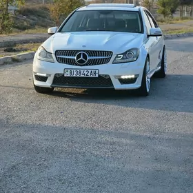 Mercedes-Benz C300 2010
