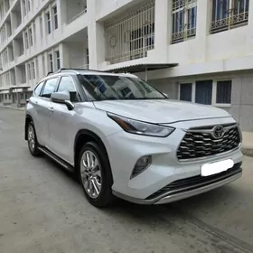 Toyota Highlander 2022