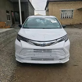 Toyota Sienna 2022