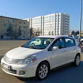 Nissan Versa 2011