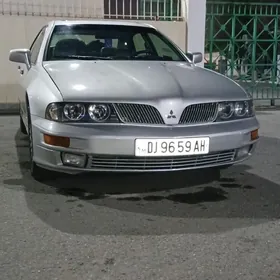 Mitsubishi Diamante 2002