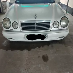 Mercedes-Benz E320 1999