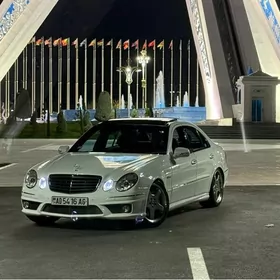 Mercedes-Benz E500 2003