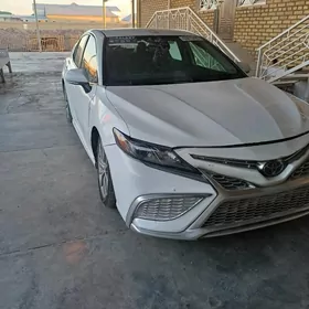 Toyota Camry 2022