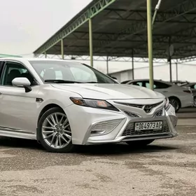 Toyota Camry 2021