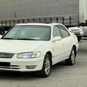 Toyota Camry 2000