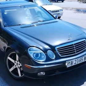 Mercedes-Benz W212 2003