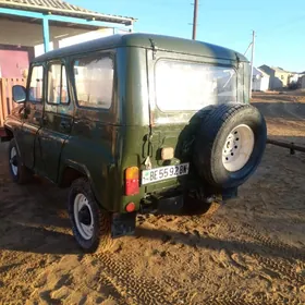 UAZ 469 2001
