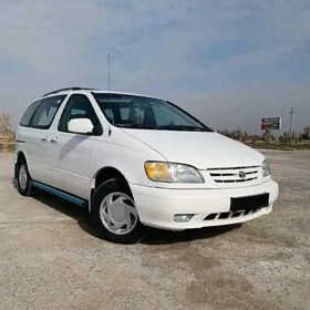 Toyota Sienna 2003