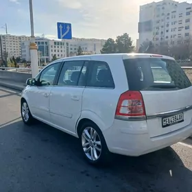 Opel Zafira 2012