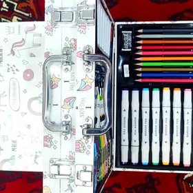 Чемодан фломастер и красок