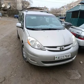 Toyota Sienna 2008