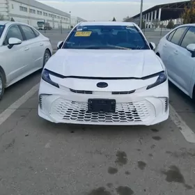 Toyota Camry 2025