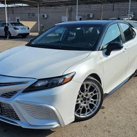 Toyota Camry 2022