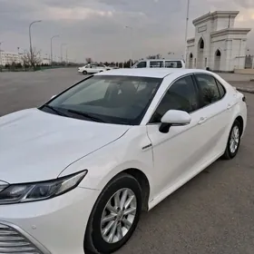 Toyota Camry Hybrid 2022