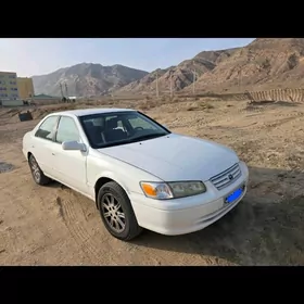 Toyota Camry 2001