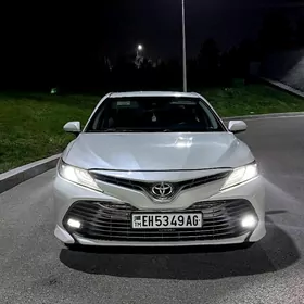 Toyota Camry 2019