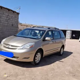 Toyota Sienna 2005