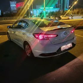 Hyundai Elantra 2020