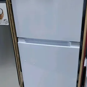 KIÇI WE ULY TÄZE HOLODILNIKLAR