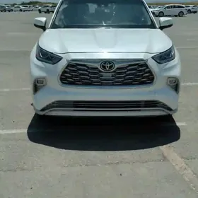 Toyota Highlander 2020