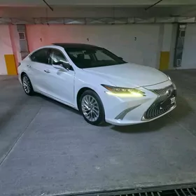 Lexus ES 350 2020