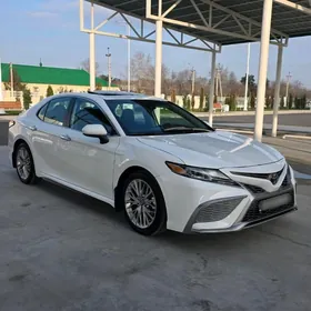 Toyota Camry 2020