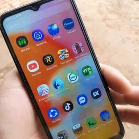 SAMSUNG A14      (4/64)