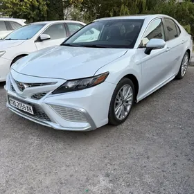 Toyota Camry 2021
