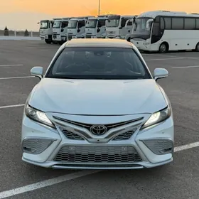 Toyota Camry 2021