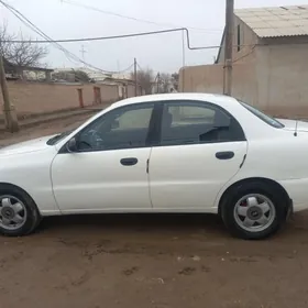 Daewoo Lanos 2002