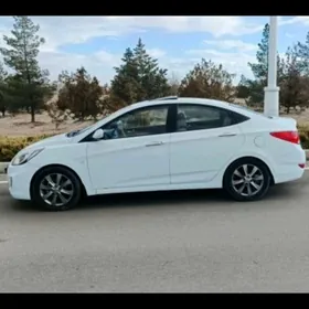 Hyundai Accent 2012