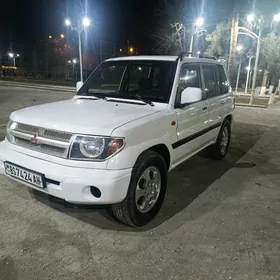 Mitsubishi Pajero 2000