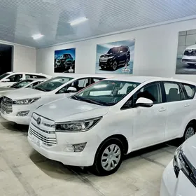 Toyota Innova 2020